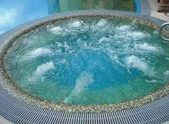 Circular whirlpool in operation
