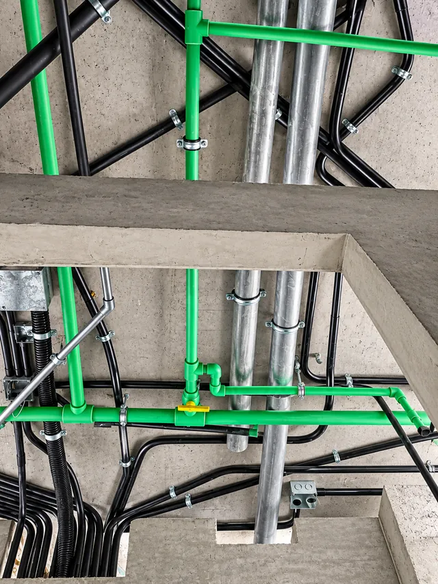 PPR supply pipework on hangers