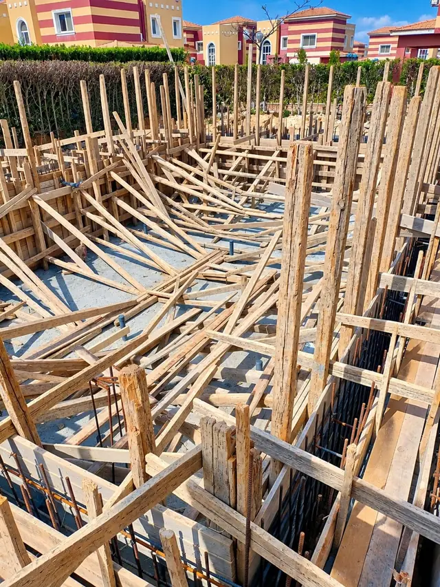 Timber formwork for the pool walls
